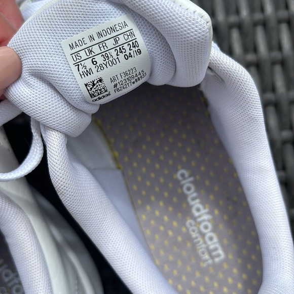 Adidas leather cloud foam worn once like new sz 7.5 white - Picture 4 of 5